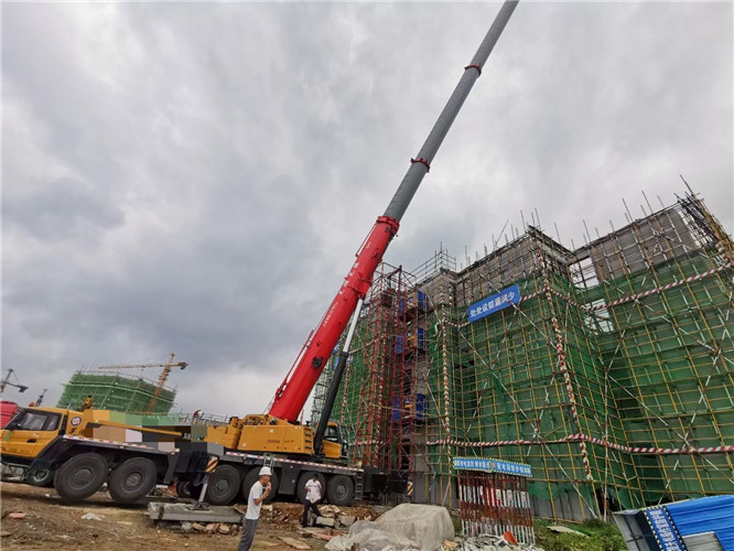 长治市吊车租赁需要注意事项