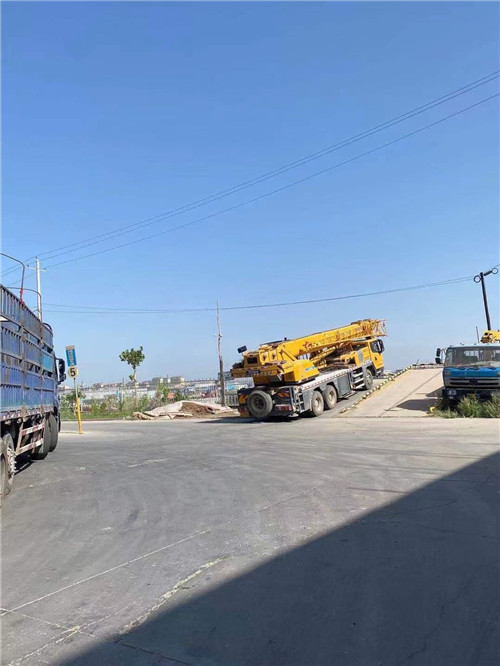 长治市25吨吊车的租赁价格大概是多少？