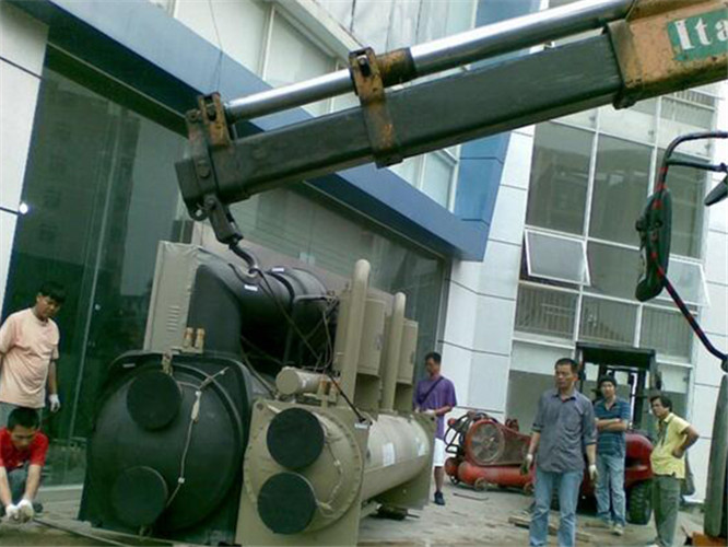 长治市随车吊和汽车吊的核心区别是什么？哪种更省钱？